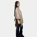 Poncho_bord_en_cuir_463F.webp